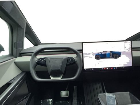 Used 2025 Tesla Cybertruck AWD Crew Cab image 37