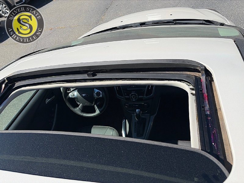 Used 2013 Ford Focus Titanium w/ Titanium Handling Pkg FWD image 29