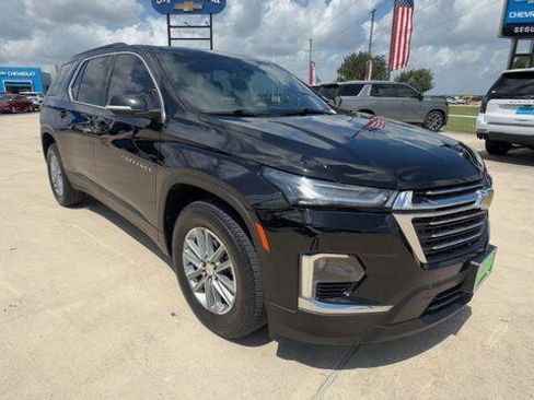Used 2023 Chevrolet Traverse LT w/ LPO, Cargo Package AWD/4WD image 2