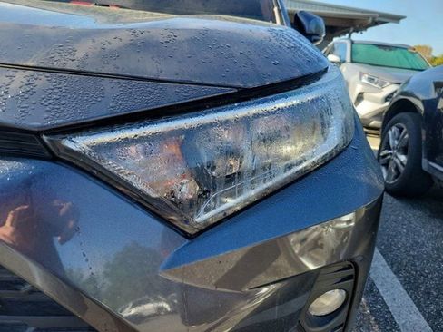 Used 2019 Toyota RAV4 XLE Premium image 10