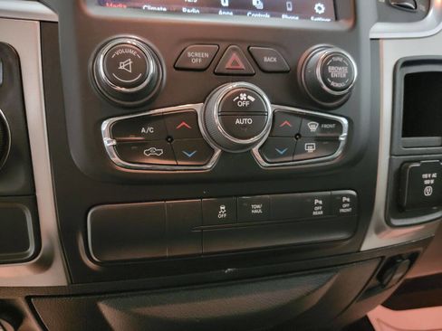 Used 2019 RAM 1500 Big Horn image 29