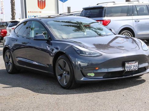 Used 2023 Tesla Model 3 Standard Range RWD image 3