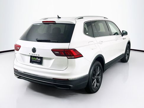 Used 2023 Volkswagen Tiguan SE image 9