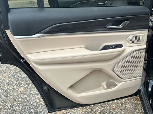 Used 2021 Jeep Grand Cherokee L Limited image 43