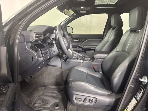 Used 2025 Toyota 4Runner Limited image 11