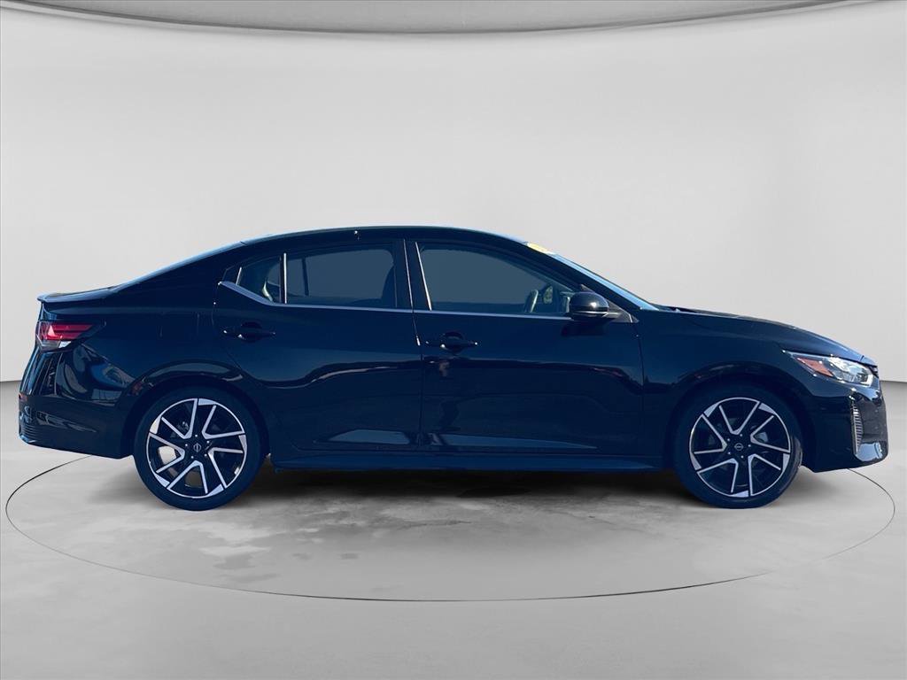 Used 2025 Nissan Sentra SR FWD image 8