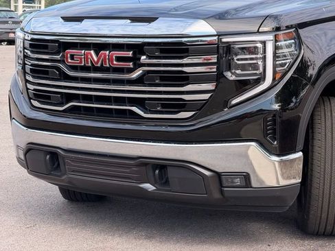 Used 2025 GMC Sierra 1500 SLT AWD/4WD image 6