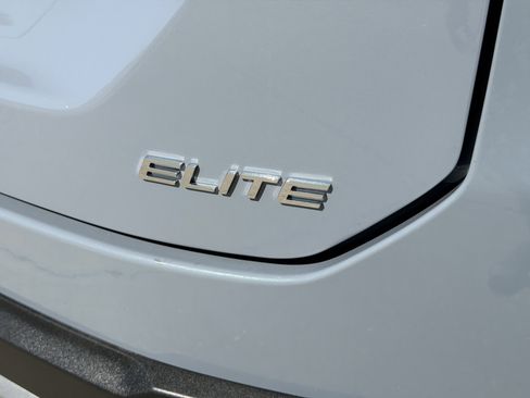 Used 2024 Honda Pilot Elite image 10