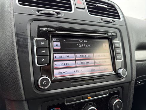 Used 2011 Volkswagen Golf TDI image 19