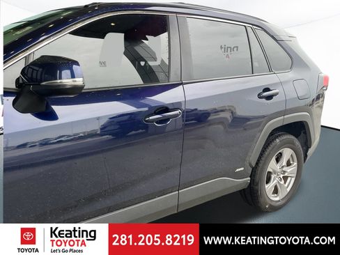 Used 2022 Toyota RAV4 XLE w/ Convenience Package AWD/4WD image 6