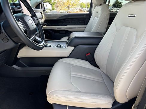 Used 2024 Ford Expedition Max Platinum image 18