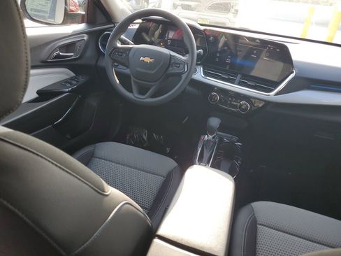 New 2026 Chevrolet Trax LT image 11
