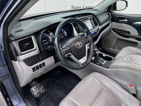 Used 2016 Toyota Highlander XLE AWD/4WD image 9