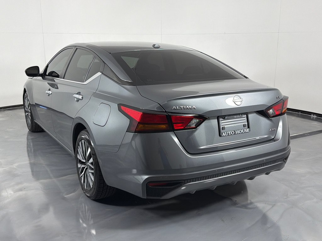 Used 2024 Nissan Altima 2.5 SV AWD/4WD image 7