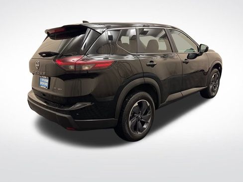 Used 2024 Nissan Rogue SV image 5