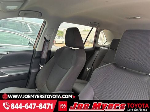 Used 2020 Toyota RAV4 LE image 2