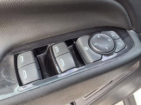 Used 2022 Chevrolet Equinox Premier image 18