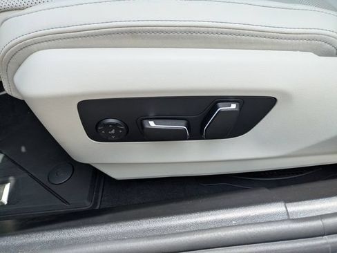 Used 2026 BMW 530i w/ Premium Package RWD image 19