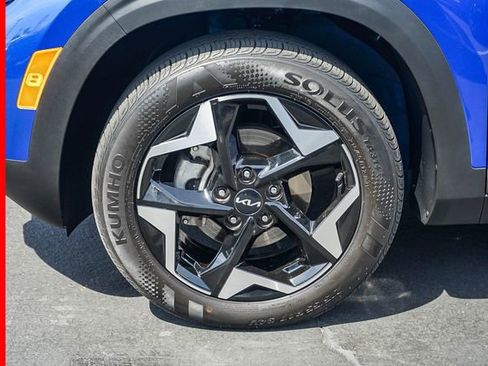 Certified 2025 Kia Seltos S FWD image 11