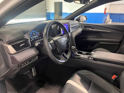 Used 2025 Toyota Camry SE FWD image 23