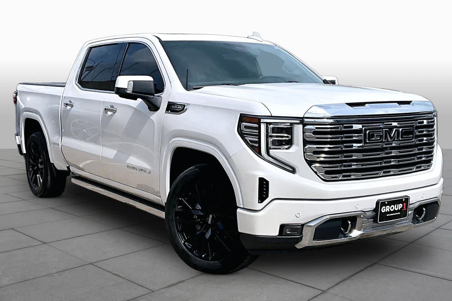 Used 2022 GMC Sierra 1500 Denali w/ Denali Reserve Package AWD/4WD image 3