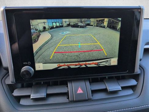 Used 2025 Toyota RAV4 XLE FWD image 14
