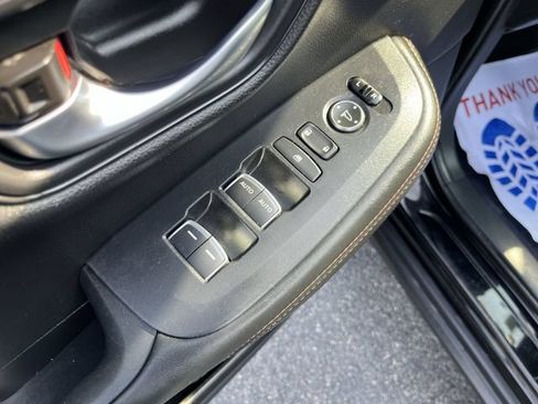 Used 2025 Honda HR-V Sport image 17