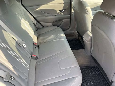 Used 2021 Hyundai Elantra SEL FWD image 19