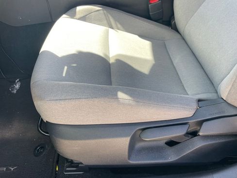 Used 2025 Toyota Camry LE image 5