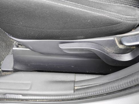 Used 2017 Mitsubishi Outlander ES AWD/4WD image 14