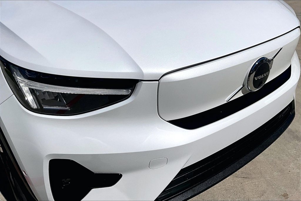 Used 2023 Volvo C40 P8 Recharge Plus AWD/4WD image 38