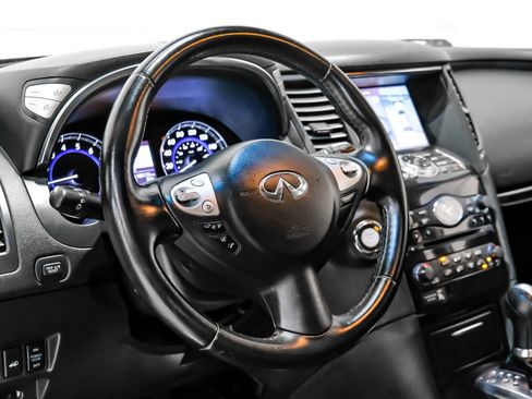 Used 2016 INFINITI QX70 3.7 w/ Premium Package image 17