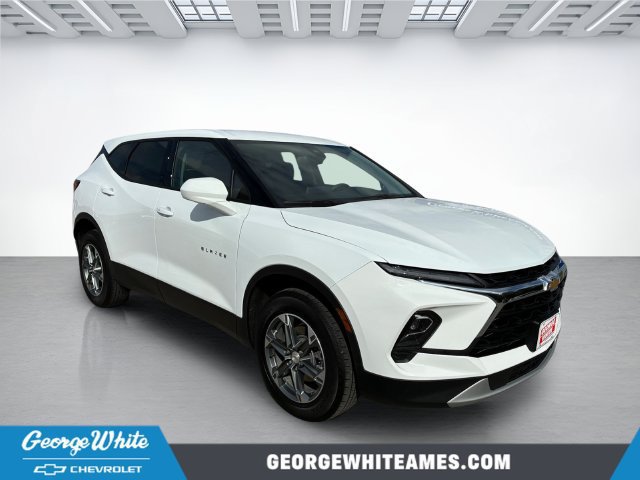 Used 2025 Chevrolet Blazer LT AWD/4WD image 1