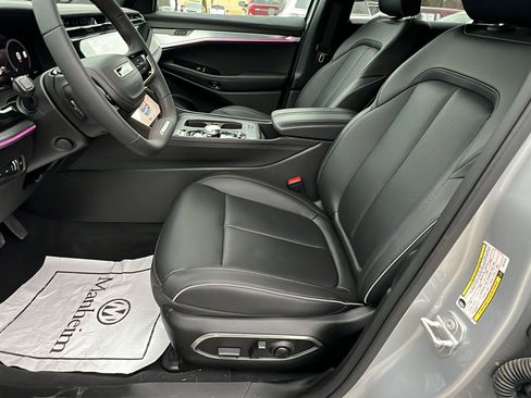 Used 2025 Jeep Wagoneer S Limited w/ Comfort Package image 16