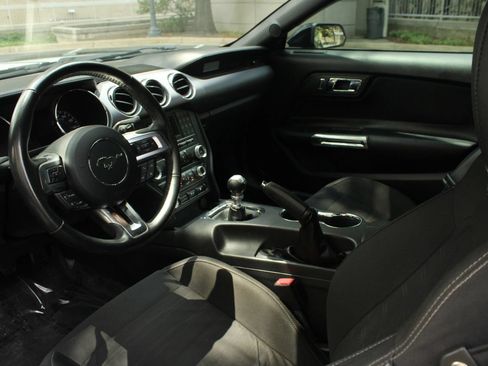 Used 2016 Ford Mustang GT RWD image 13
