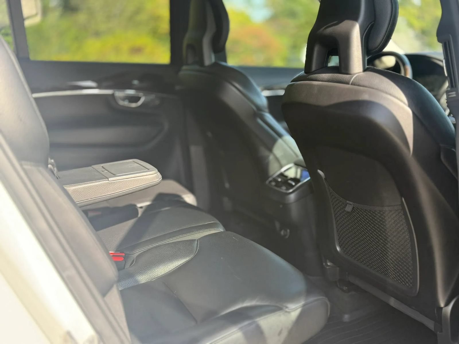 Used 2018 Volvo XC90 T6 Momentum w/ Momentum Plus Package AWD/4WD image 20
