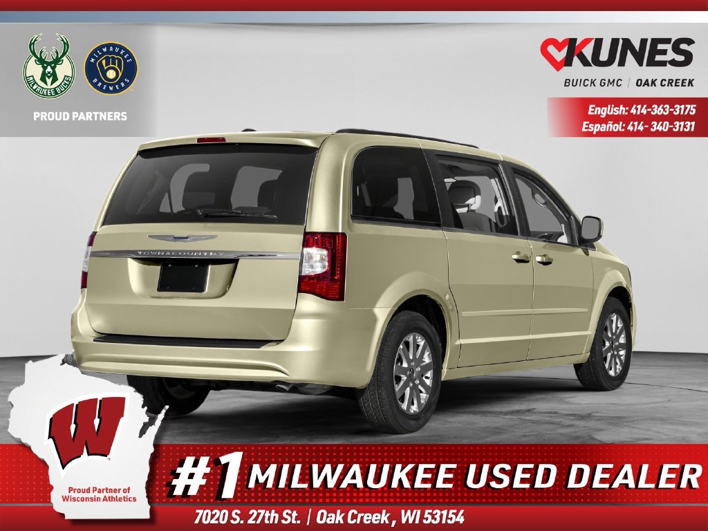 Used 2015 Chrysler Town & Country Touring w/ Driver Convenience Group FWD image 2