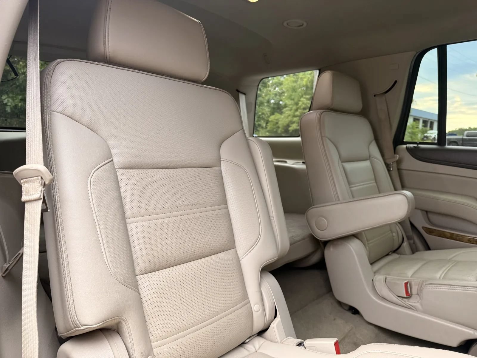 Used 2017 GMC Yukon Denali w/ Open Road Package AWD/4WD image 11