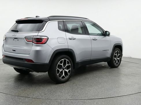 Used 2025 Jeep Compass Limited AWD/4WD image 9