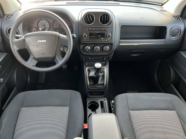 Used 2010 Jeep Compass Sport FWD image 13