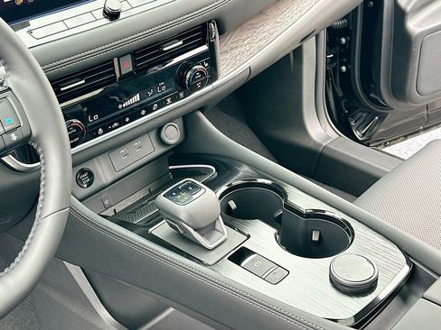 New 2025 Nissan Rogue Platinum image 11