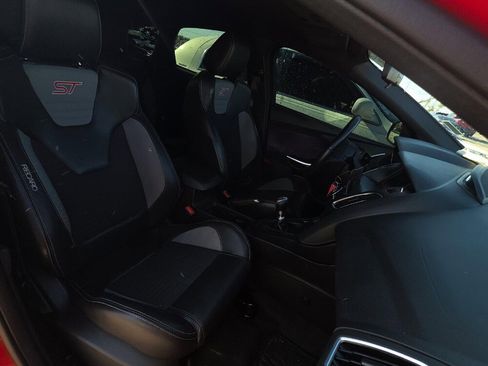 Used 2016 Ford Focus ST w/ Equipment Group 401A image 7