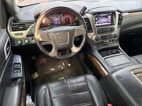 Used 2015 GMC Yukon Denali w/ Premium Package image 12
