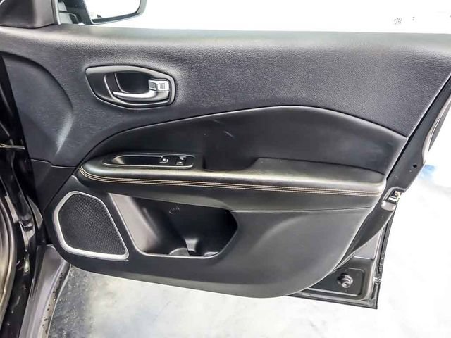 Used 2018 Jeep Compass Limited AWD/4WD image 29