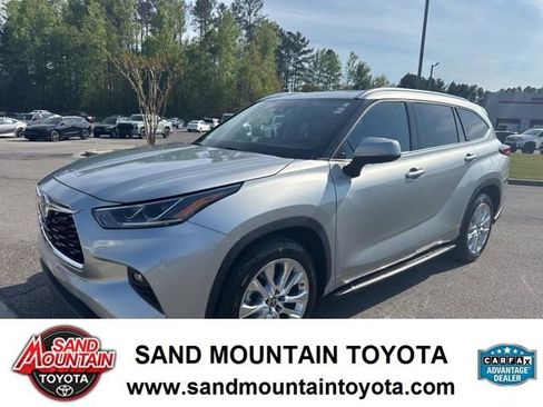 Used 2022 Toyota Highlander Limited image 6