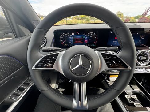 New 2026 Mercedes-Benz GLB 250 4MATIC image 9