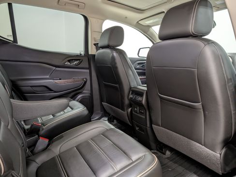 Used 2021 GMC Acadia Denali w/ Denali Technology Package image 17