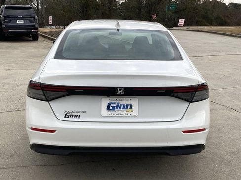 Used 2023 Honda Accord EX image 4