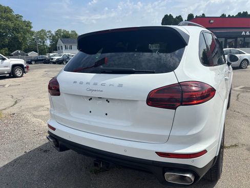 Used 2018 Porsche Cayenne Platinum Edition AWD/4WD image 4