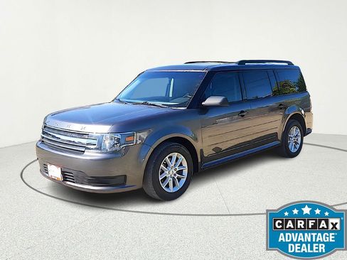 Used 2019 Ford Flex SE image 2